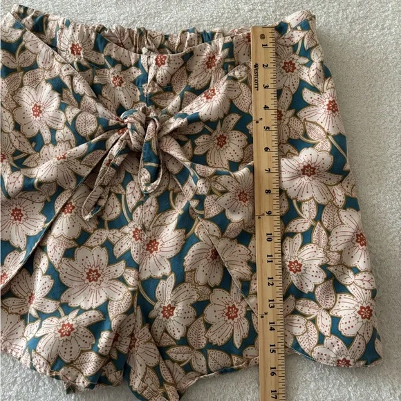 Anthropologie Teal & Cream Asymmetrical Floral Wrap Skirted Shorts - Picture 7 of 13